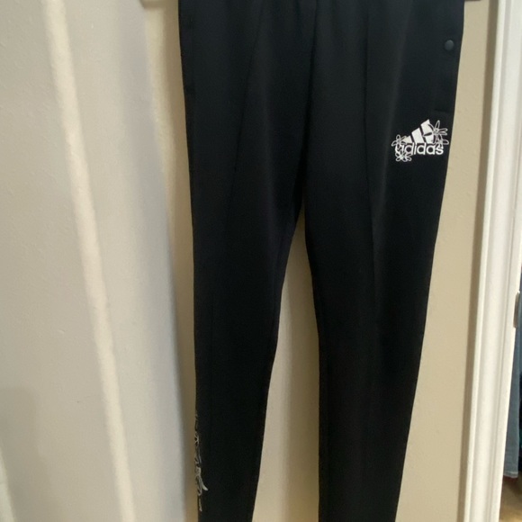 Adidas Nini graphics pants - Picture 5 of 5